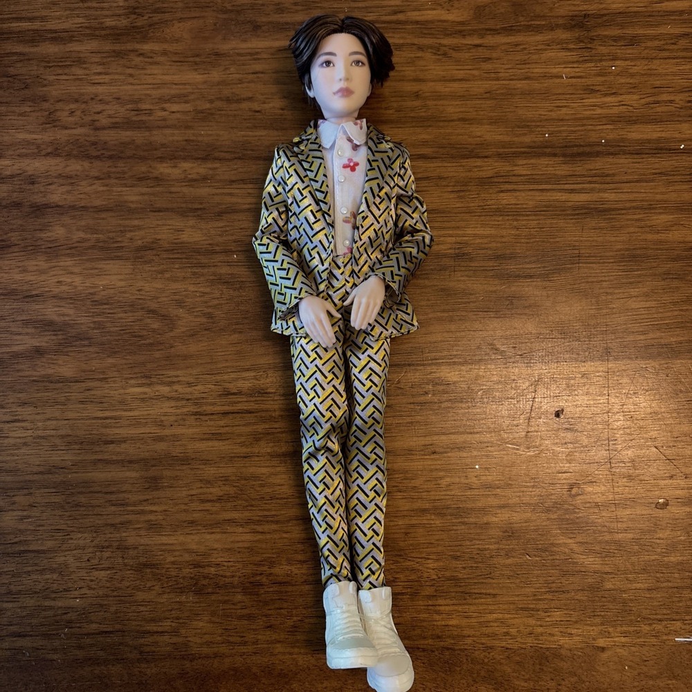 2019 Mattel Official BTS Suga Idol K-Pop Fashion Doll 11.5"